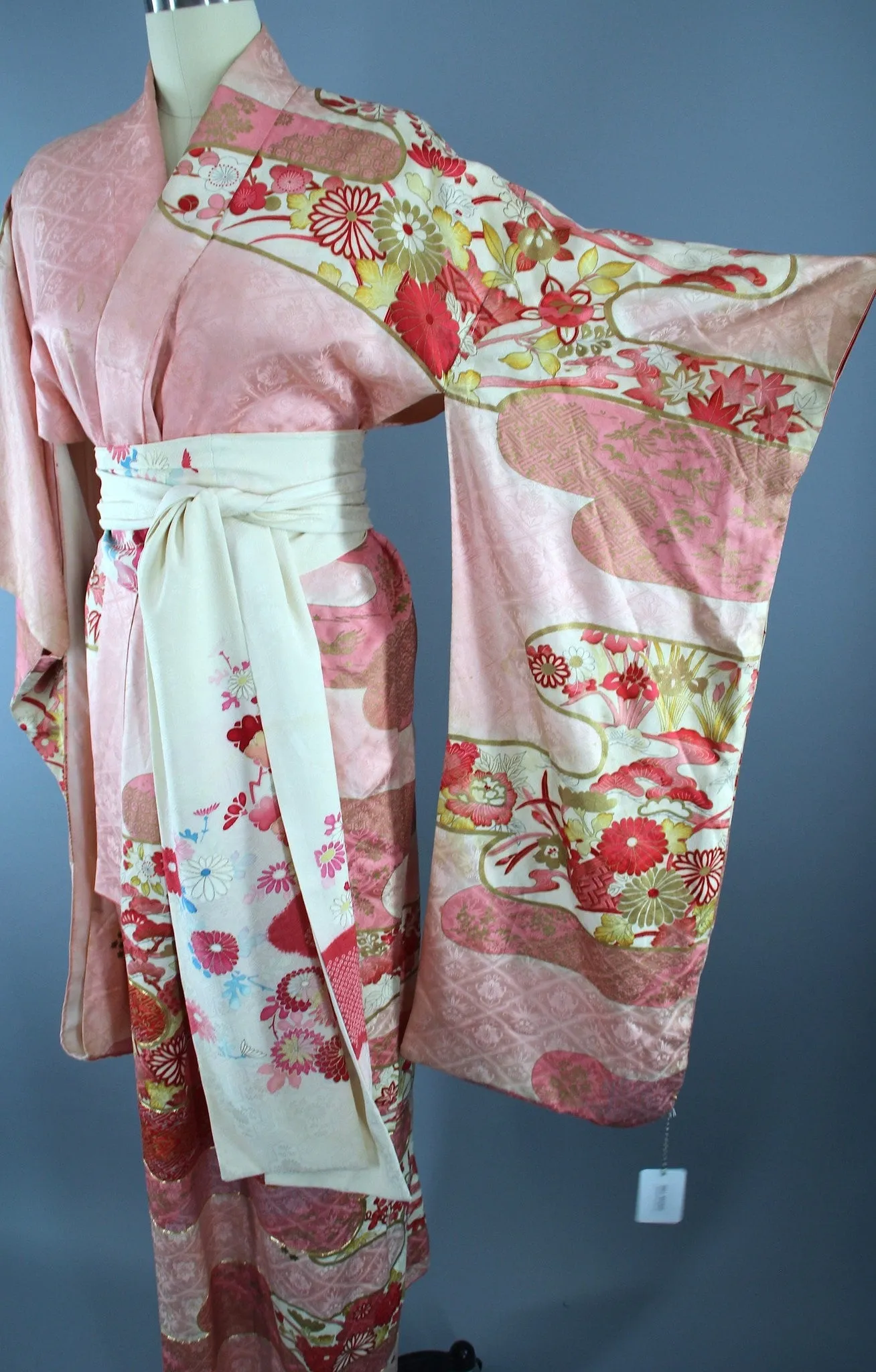 1960s Vintage Silk Kimono Robe Furisode / Pink & Gold Floral