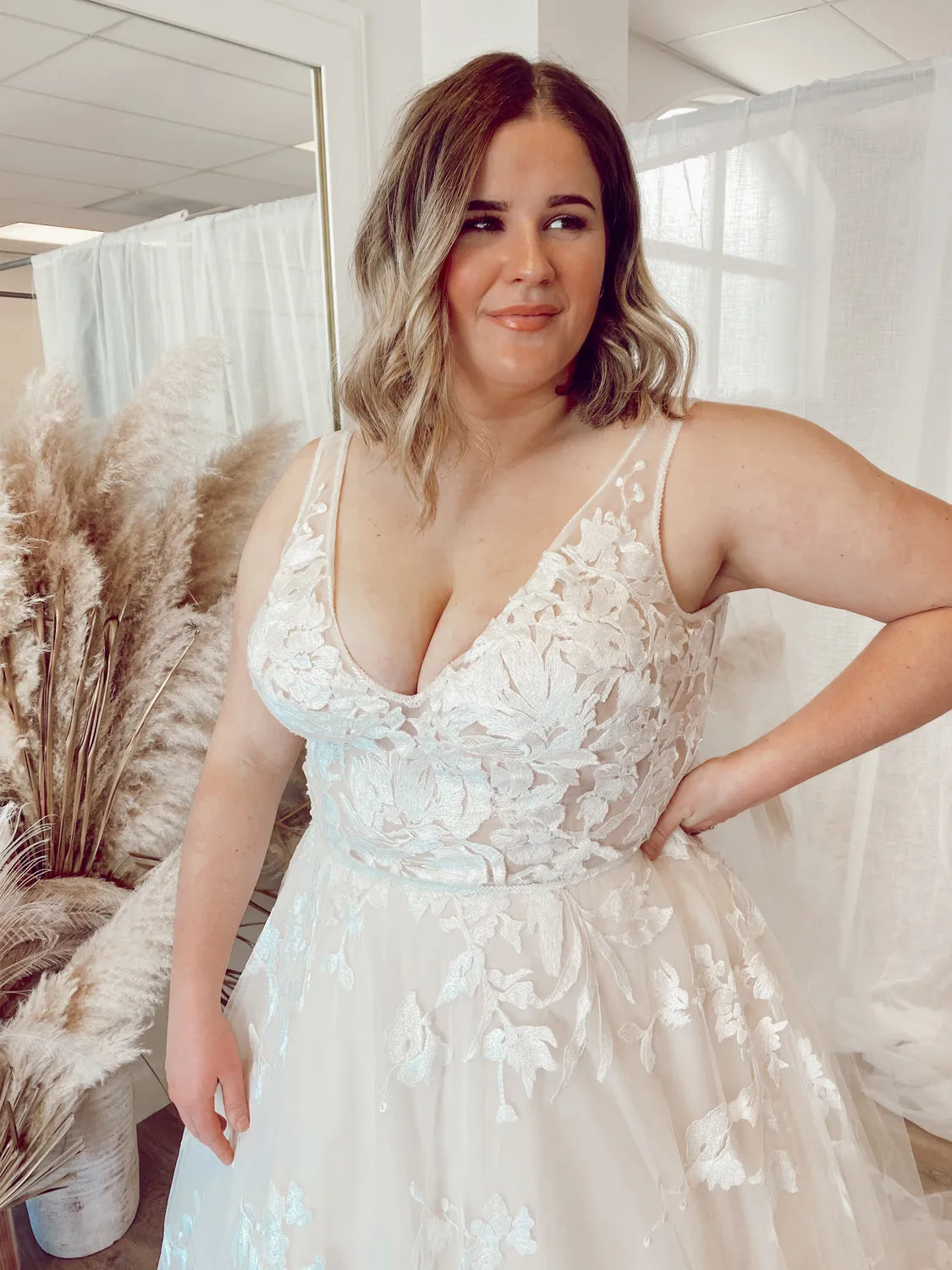Brand New! Dress 912: Maggie Sottero "Sasha" waist 26