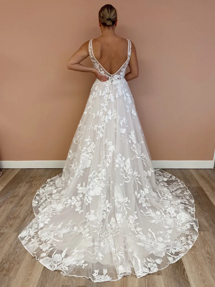 Brand New! Dress 912: Maggie Sottero "Sasha" waist 26