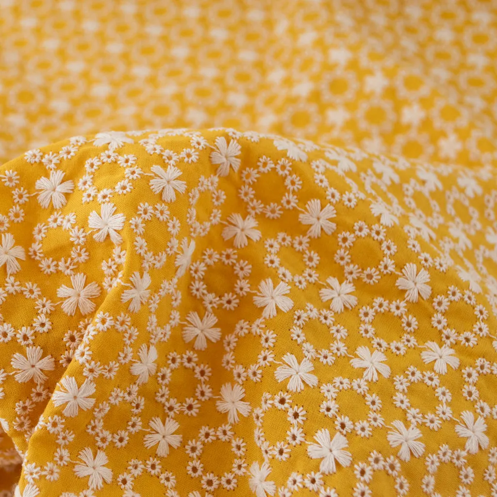 Broderie Anglaise - Flower Garland - Honey