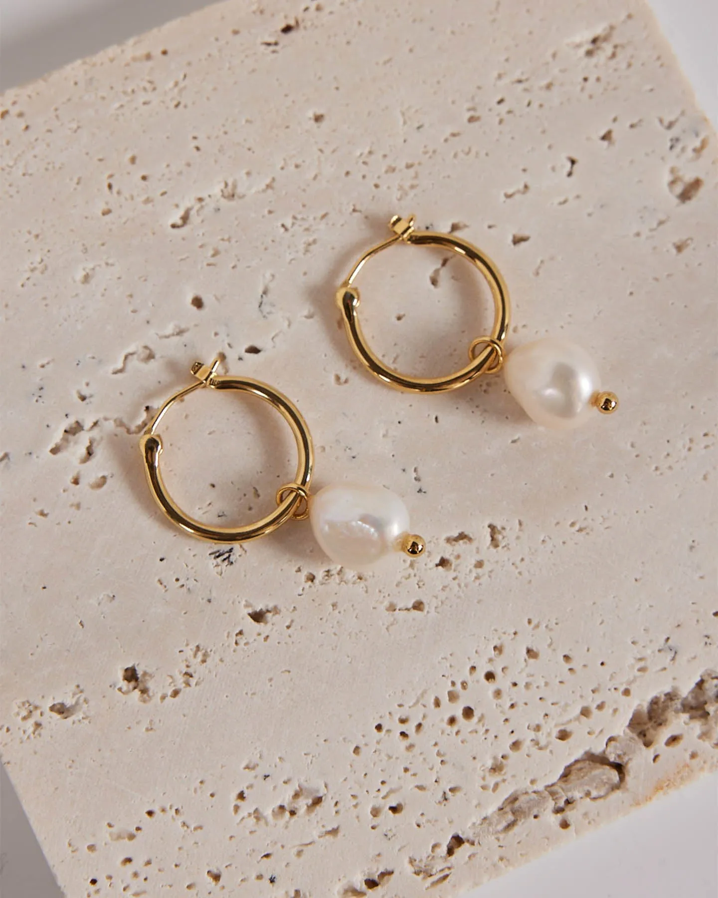 Caily Earrings - Gold