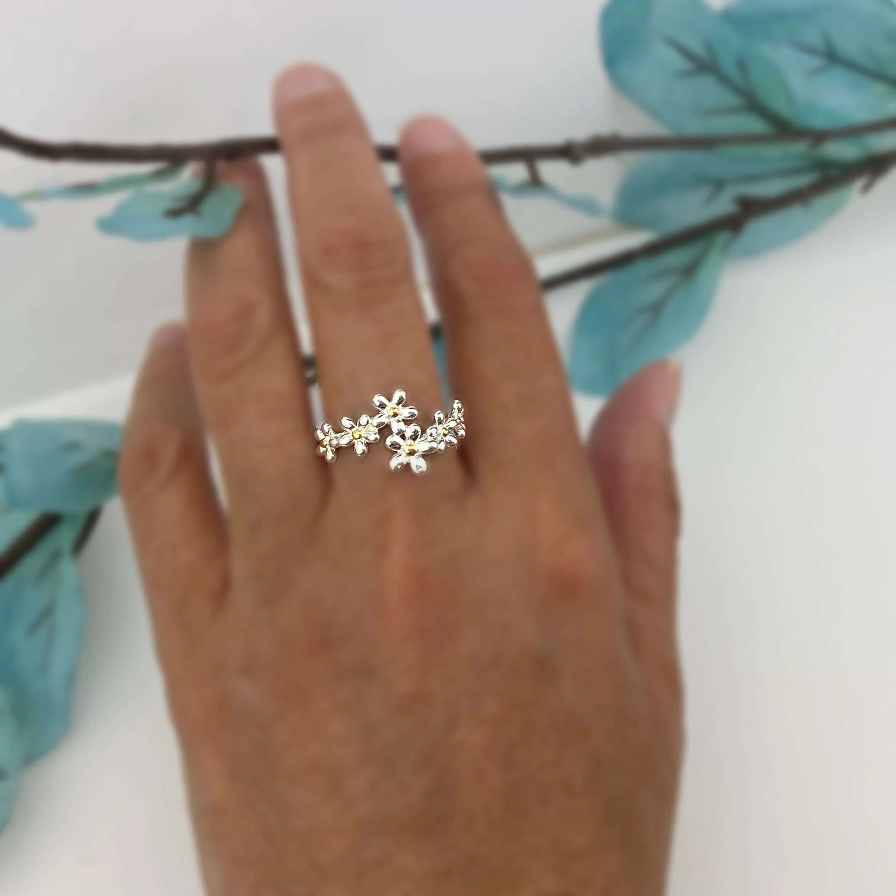 Dainty Daisy Ring - SR2345