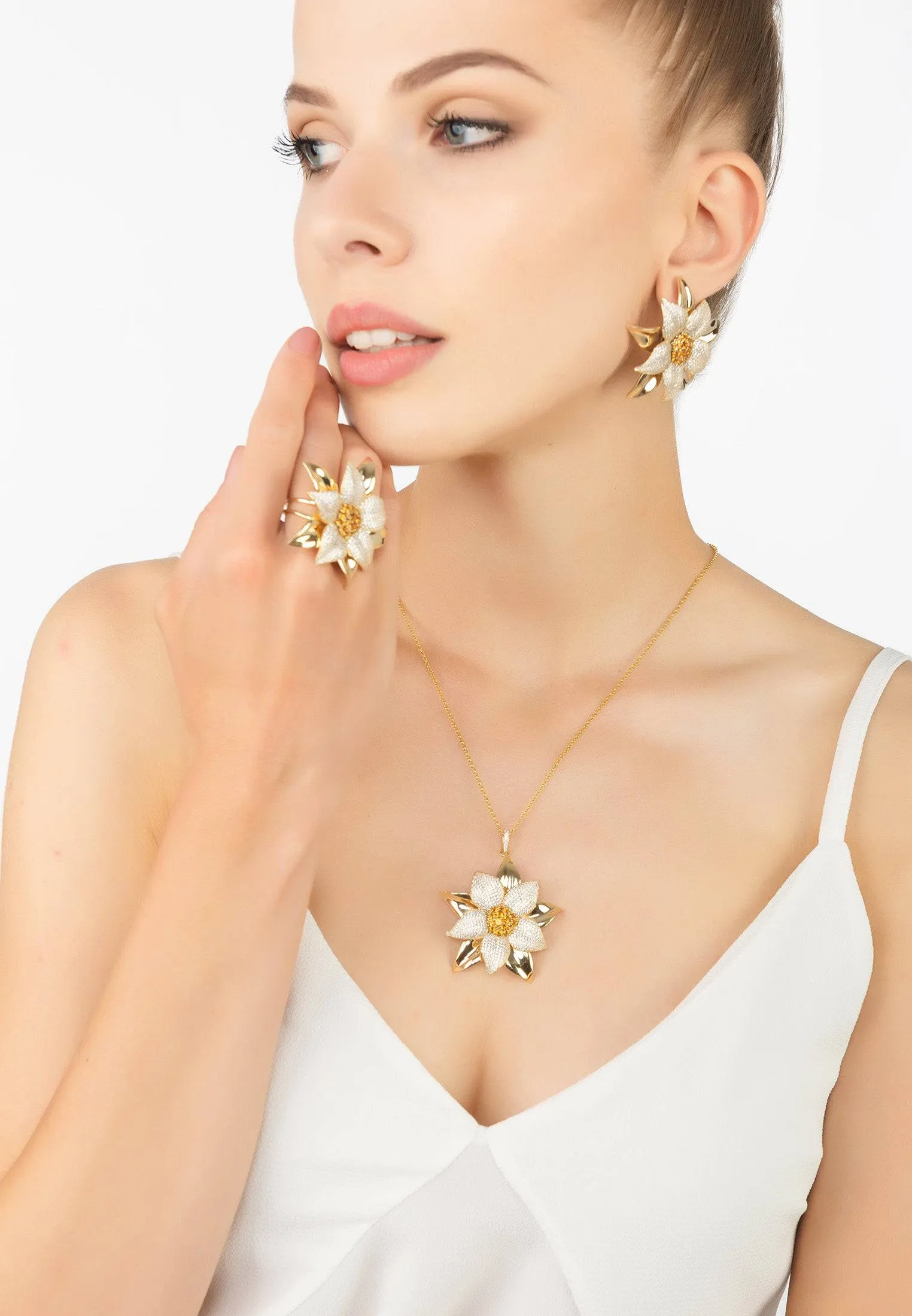 Daisy Flower Ring Gold