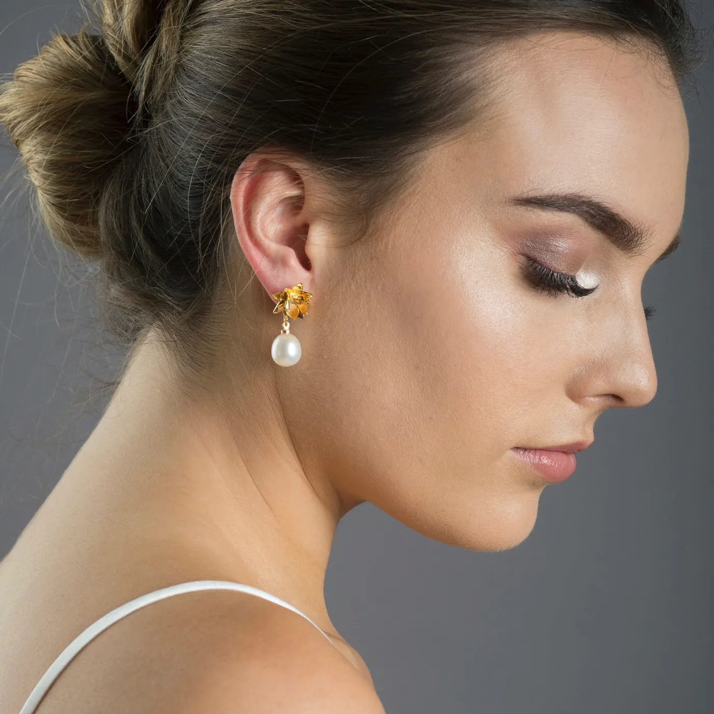 Lotus Pearl Studs - Gold