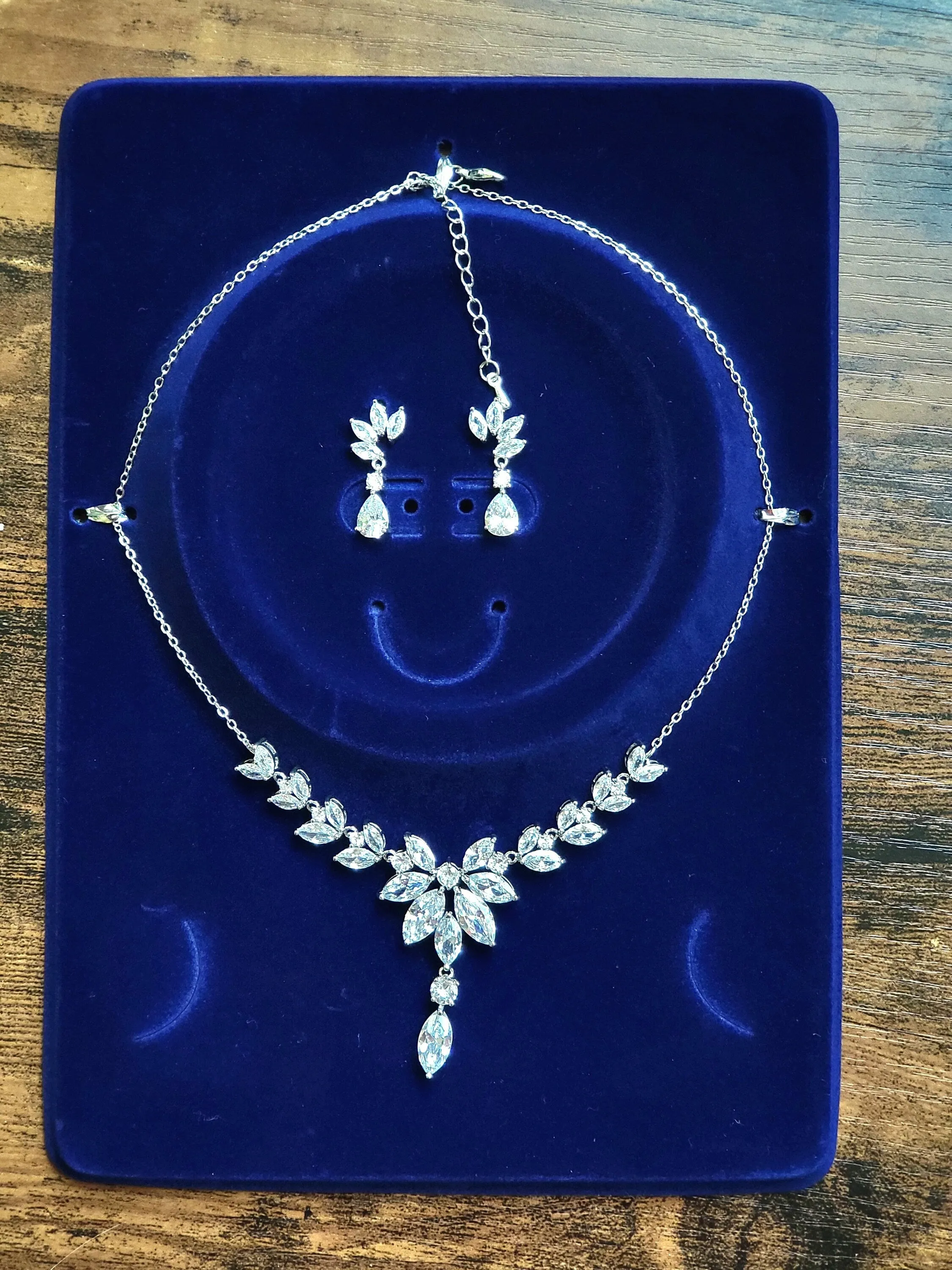 Silver Bridal Jewelry Set for Bride, Bridal Jewelry Set for Bride, Bridal Necklace and Earring Set, Silver Drop Earrings, Wedding Jewelry