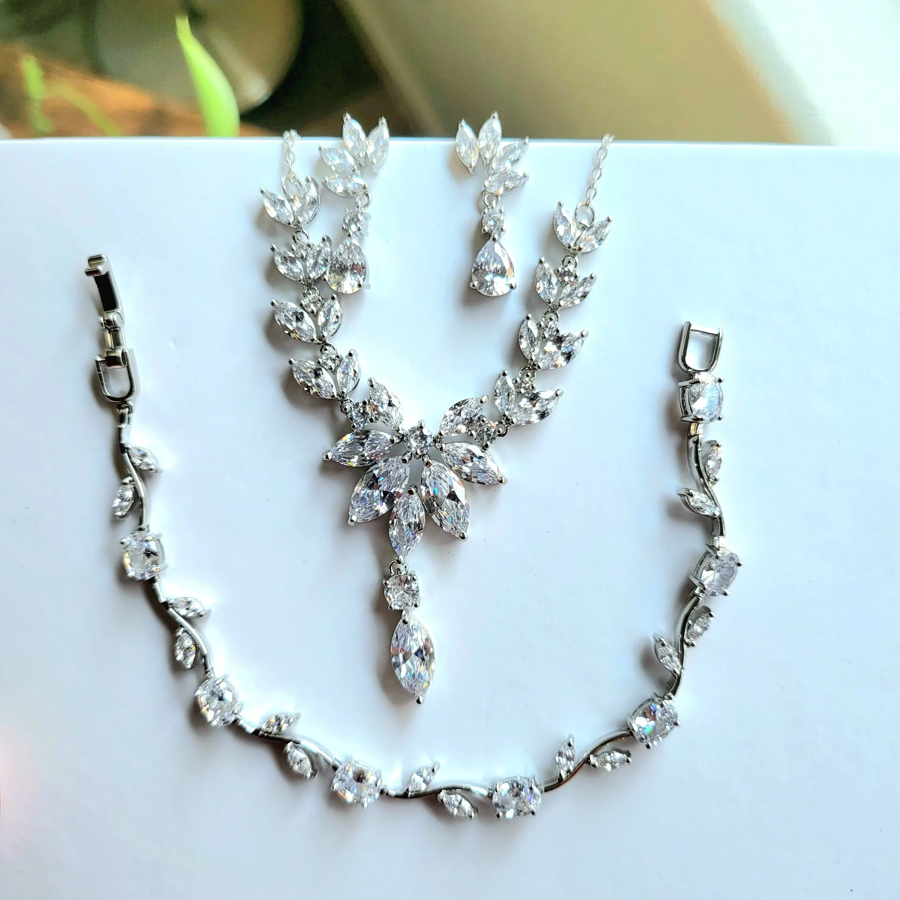 Silver Bridal Jewelry Set for Bride, Bridal Jewelry Set for Bride, Bridal Necklace and Earring Set, Silver Drop Earrings, Wedding Jewelry